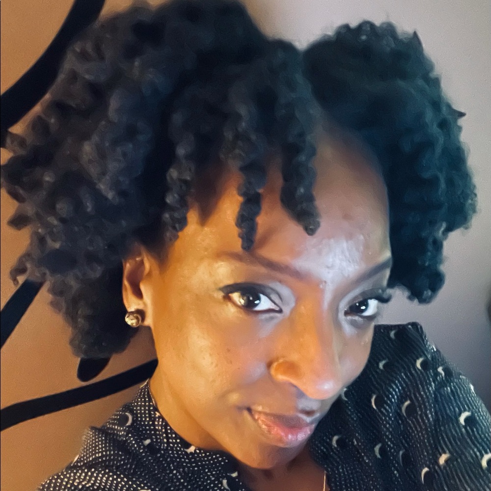 Meet your Posher > Hope B. Styling > Envision•Curate•Design